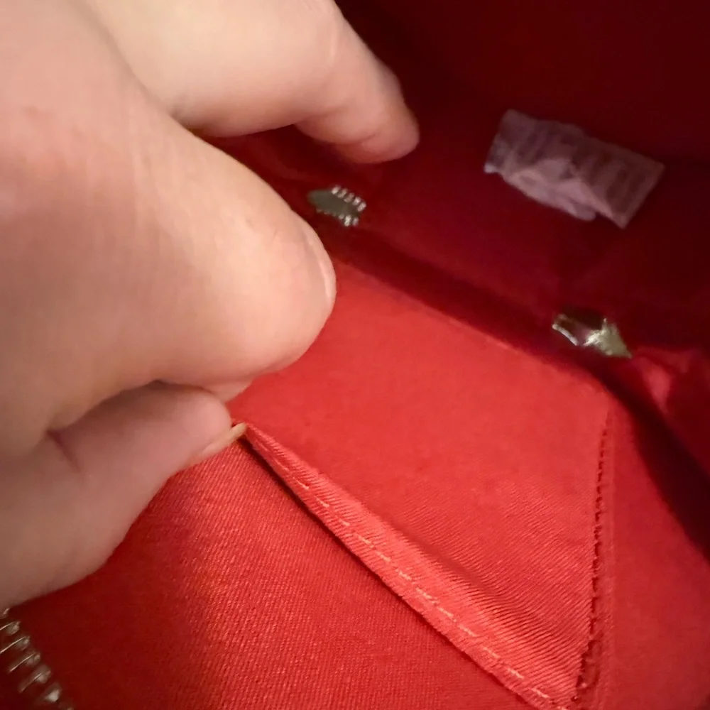 NWT Badgley Mischka Red Quilted Mini Bag with Pearl and Chain Details - Picture 5 of 6